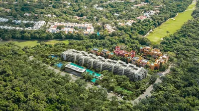 Vista aérea del masterplan con campo de golf en Macondo Playacar, Playa del Carmen